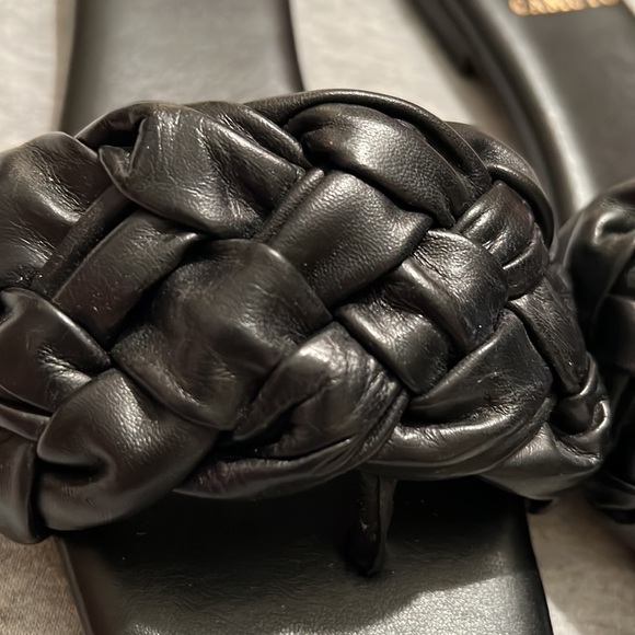 *NWT* Vince Camuto Antonni Slides - Picture 3 of 7